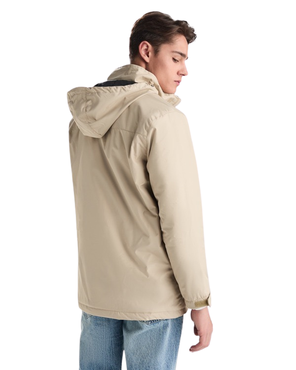 Parka acolchada impermeable con capucha extraíble RO5072