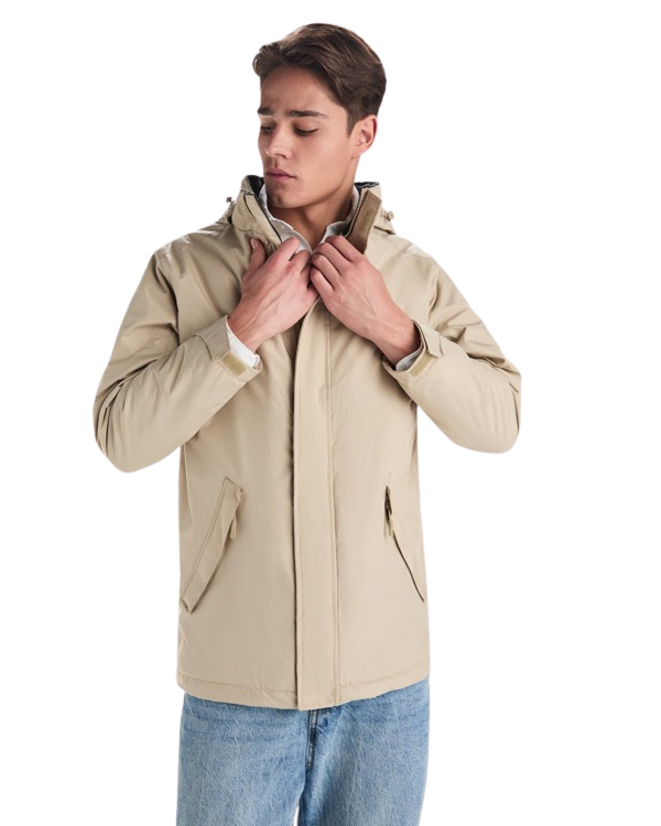 Parka acolchada impermeable con capucha extraíble RO5072