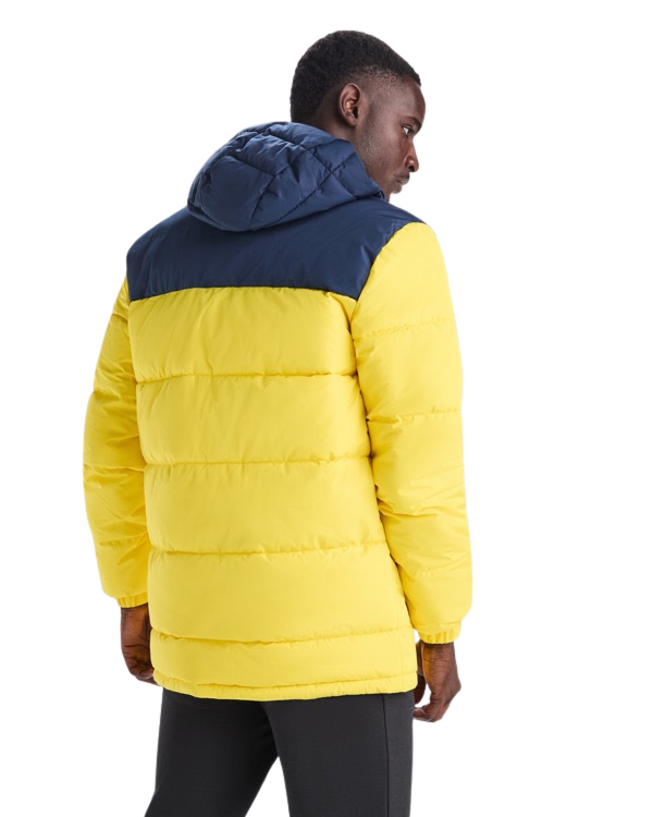 Parka acolchada combinada repelente al agua con capucha fija RO5075